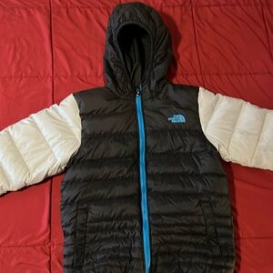 Boy’s Northface 550 down reversible jacket.